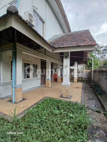 House for rent in Semarang, Indonesia · 4 rooms, 3 baths