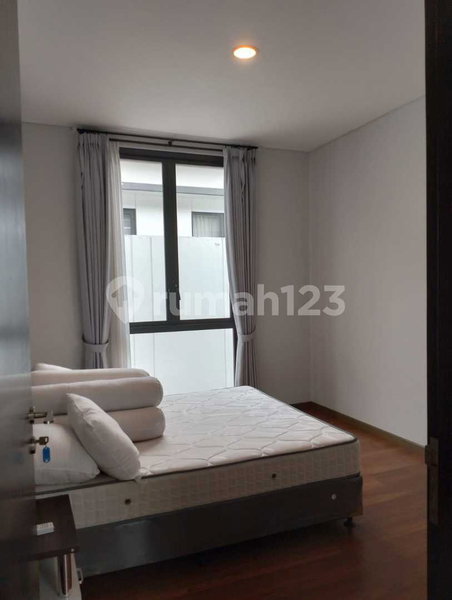 House for rent in Jakarta, Indonesia · Menteng · 5 rooms, 4 baths