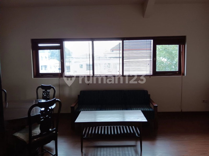 House for rent in Surabaya, Indonesia · 4 rooms, 4 baths