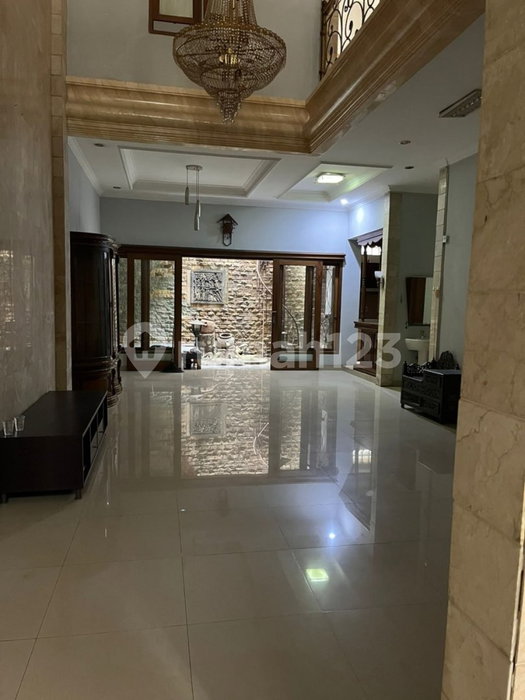 House for rent in Bandung, Indonesia · 5 rooms, 4 baths