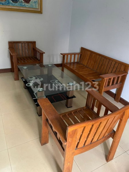 House for rent in Bandung, Indonesia · 5 rooms, 4 baths