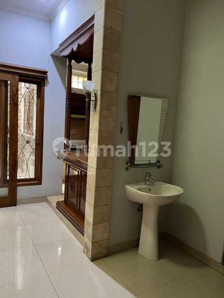 House for rent in Bandung, Indonesia · 5 rooms, 4 baths