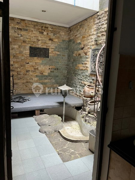 House for rent in Bandung, Indonesia · 5 rooms, 4 baths