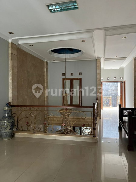 House for rent in Bandung, Indonesia · 5 rooms, 4 baths