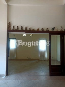 House for rent in Bandung, Indonesia · 5 rooms, 2 baths