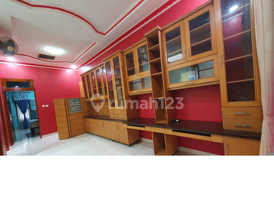 House for rent in Tangerang, Indonesia · Sukasari · 3 rooms, 2 baths