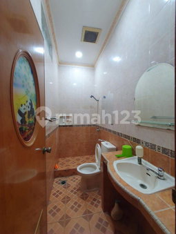 House for rent in Tangerang, Indonesia · Sukasari · 3 rooms, 2 baths