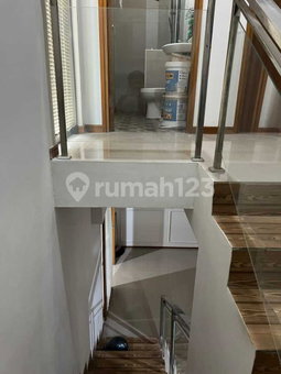 House for rent in Tangerang, Indonesia · Sukasari · 2 rooms, 3 baths