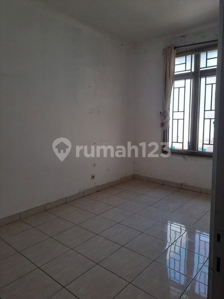 House for rent in Semarang, Indonesia · 4 rooms, 2 baths