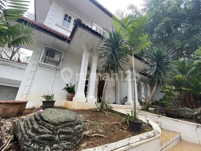 House for rent in South Jakarta, Indonesia · Kebayoran Lama · 5 rooms, 3 baths