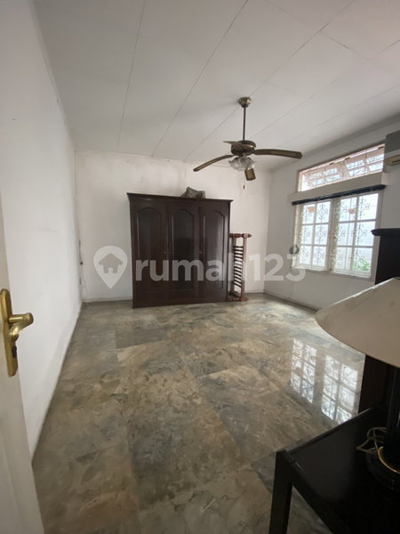 House for rent in South Jakarta, Indonesia · Kebayoran Lama · 5 rooms, 3 baths