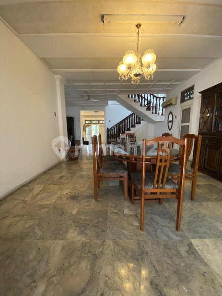House for rent in South Jakarta, Indonesia · Kebayoran Lama · 5 rooms, 3 baths