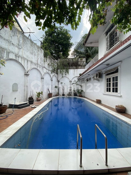 House for rent in South Jakarta, Indonesia · Kebayoran Lama · 5 rooms, 3 baths