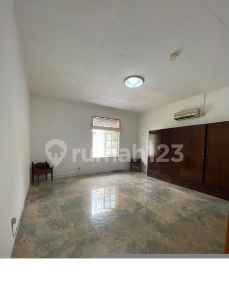 House for rent in South Jakarta, Indonesia · Kebayoran Lama · 5 rooms, 3 baths