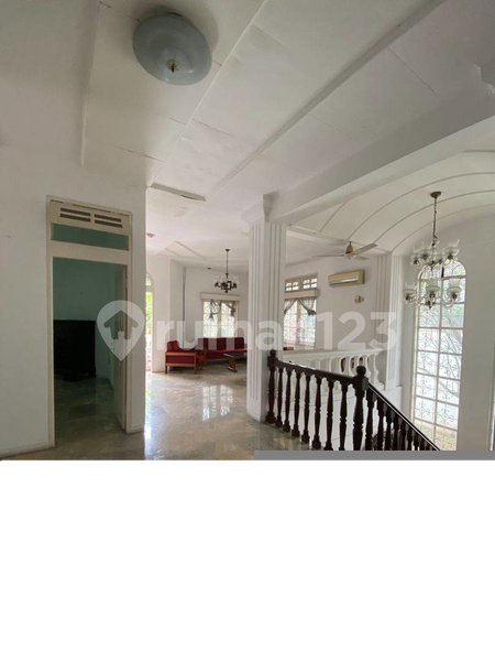 House for rent in South Jakarta, Indonesia · Kebayoran Lama · 5 rooms, 3 baths