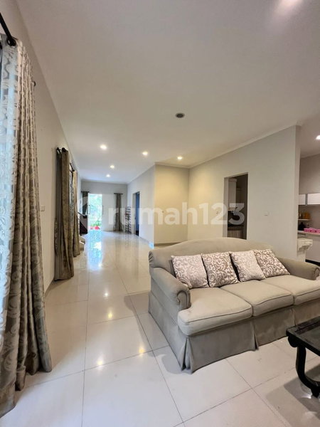 House for rent in Tangerang, Indonesia · Riding · 3 rooms, 3 baths