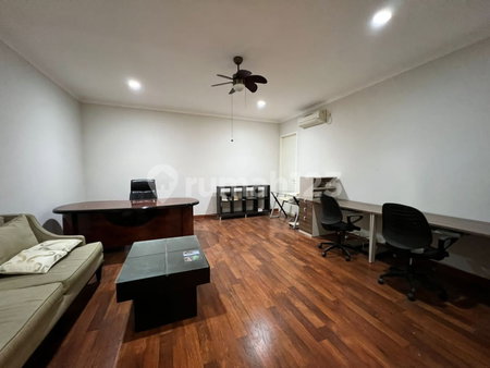 House for rent in Tangerang, Indonesia · Riding · 3 rooms, 3 baths