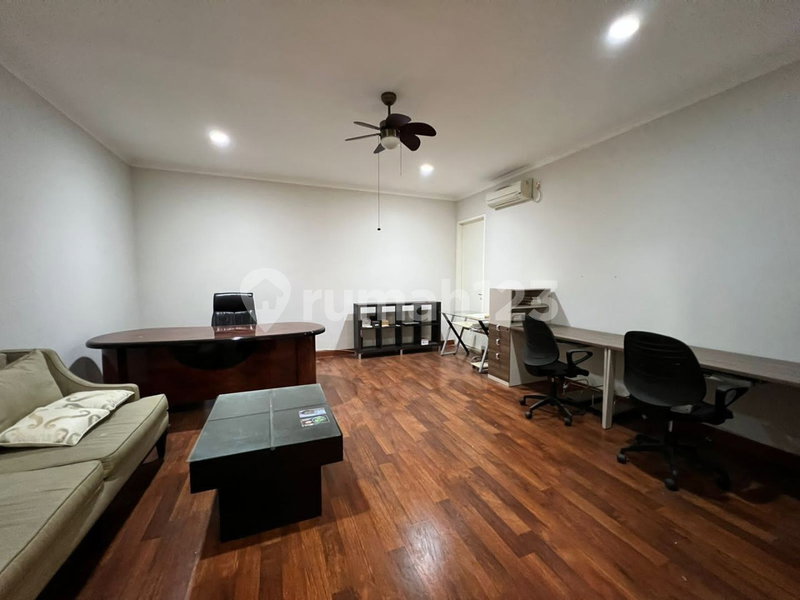 House for rent in Tangerang, Indonesia · Riding · 3 rooms, 3 baths