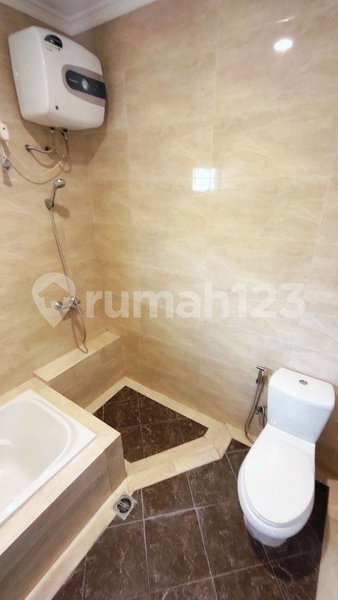 House for rent in Tangerang, Indonesia · Riding · 3 rooms, 3 baths
