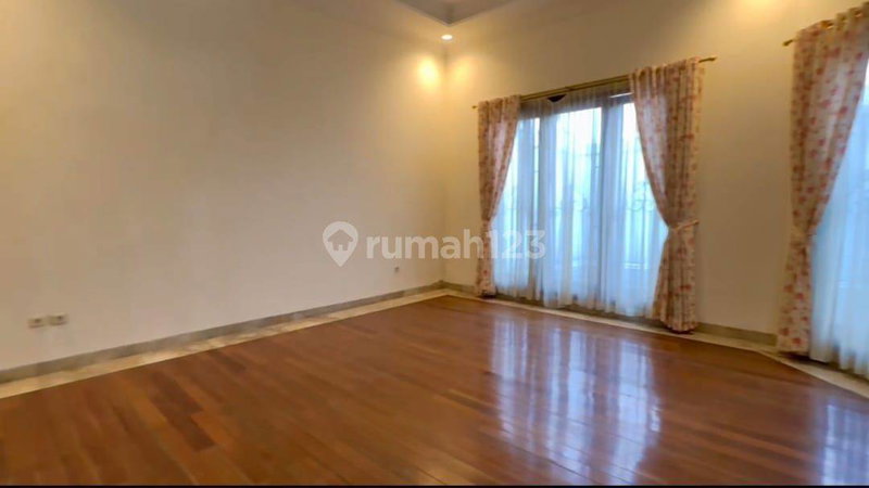 House for rent in South Jakarta, Indonesia · Kebayoran Lama · 4 rooms, 4 baths