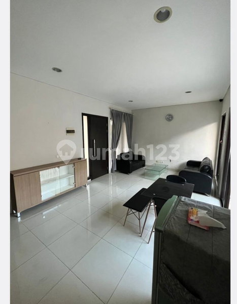 House for rent in Tangerang, Indonesia · Sukasari · 3 rooms, 3 baths