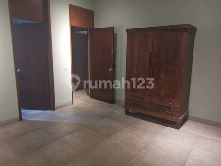 House for rent in Bandung, Indonesia · 6 rooms, 4 baths