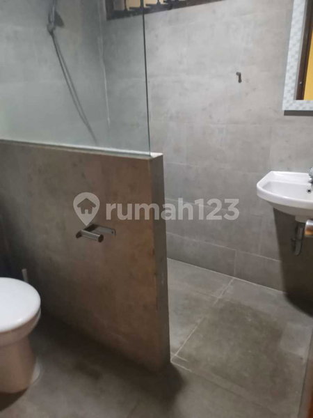 House for rent in Bandung, Indonesia · 6 rooms, 4 baths