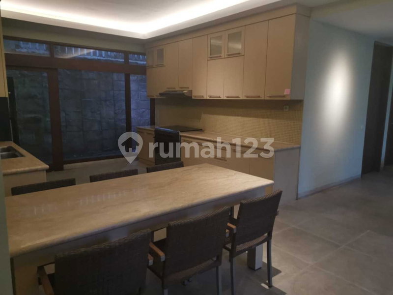 House for rent in Bandung, Indonesia · 6 rooms, 4 baths