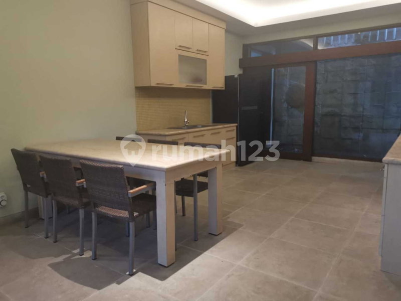 House for rent in Bandung, Indonesia · 6 rooms, 4 baths
