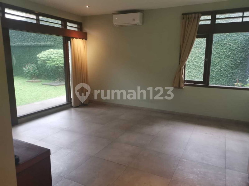 House for rent in Bandung, Indonesia · 6 rooms, 4 baths