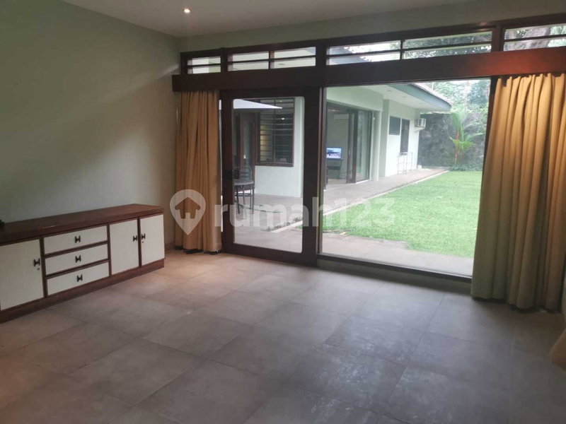 House for rent in Bandung, Indonesia · 6 rooms, 4 baths