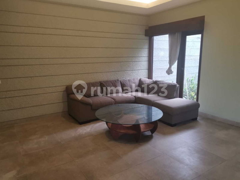 House for rent in Bandung, Indonesia · 6 rooms, 4 baths