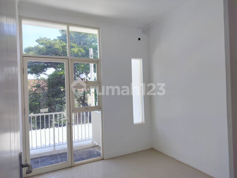 House for rent in Surabaya, Indonesia · 3 rooms, 2 baths