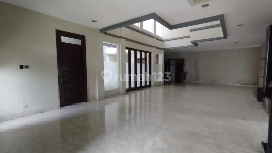 House for rent in Bandung, Indonesia · 4 rooms, 5 baths