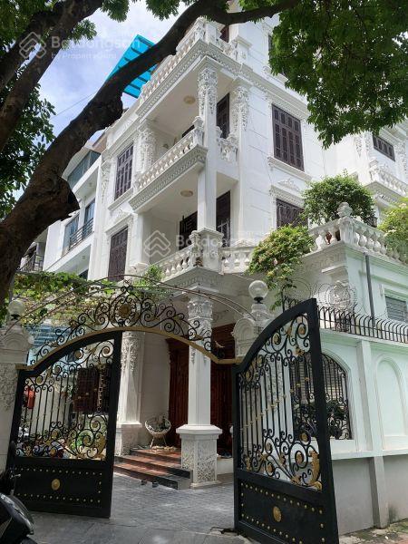 Apartment for rent in Hanoi, Vietnam · Hoang Cau Street · 2 rooms, 2 baths