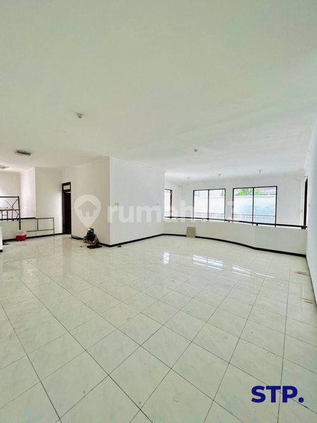 House for rent in Bandung, Indonesia · 9 rooms, 6 baths