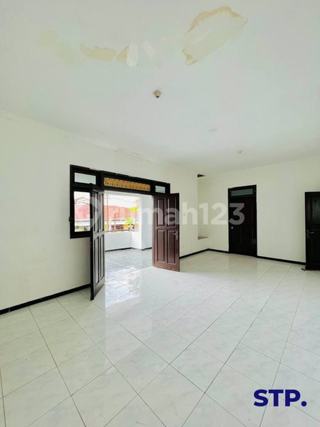 House for rent in Bandung, Indonesia · 9 rooms, 6 baths