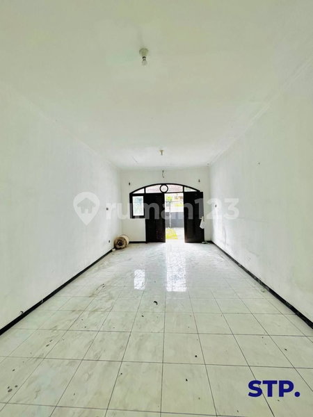 House for rent in Bandung, Indonesia · 9 rooms, 6 baths