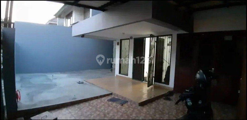 House for rent in Bandung, Indonesia · 4 rooms, 3 baths