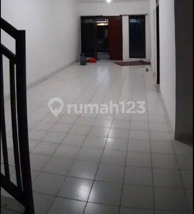 House for rent in Bandung, Indonesia · 4 rooms, 3 baths