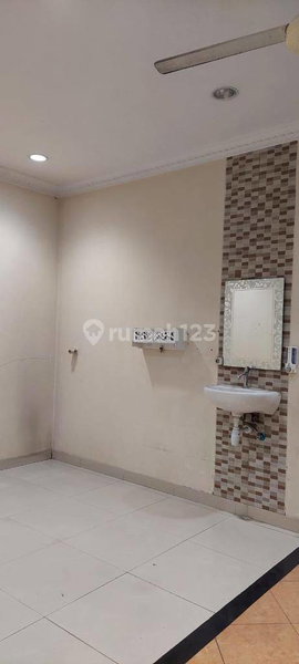 House for rent in Semarang, Indonesia · 3 rooms, 4 baths