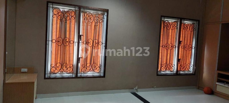 House for rent in Semarang, Indonesia · 3 rooms, 4 baths