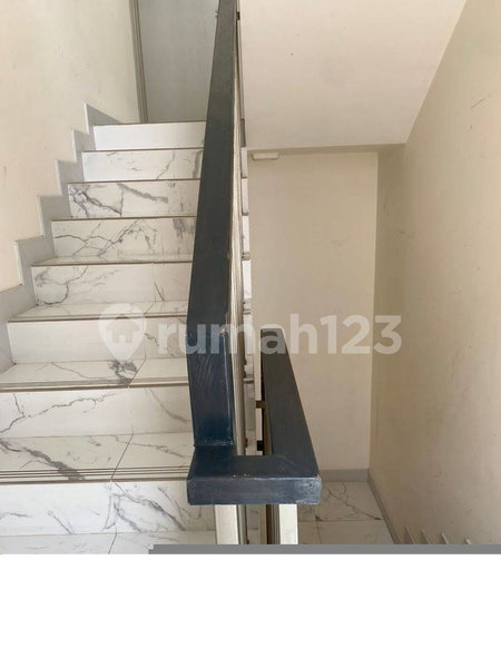 House for rent in Bandung, Indonesia · 4 rooms, 4 baths