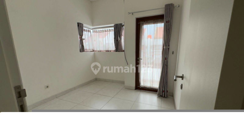 House for rent in Bandung, Indonesia · 3 rooms, 4 baths