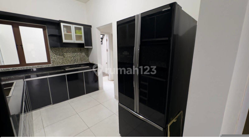 House for rent in Bandung, Indonesia · 3 rooms, 4 baths