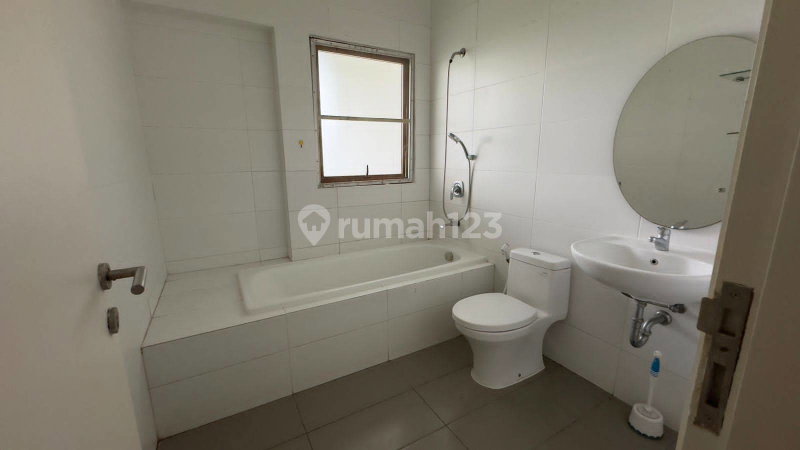 House for rent in Bandung, Indonesia · 3 rooms, 4 baths