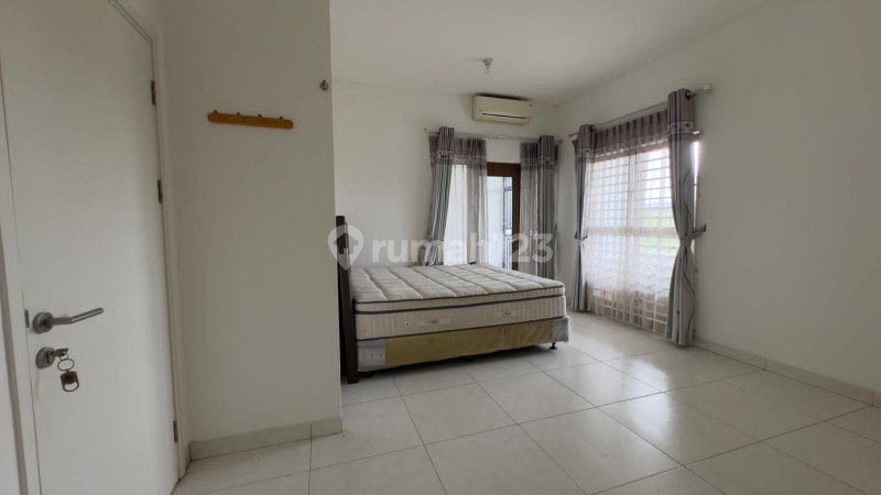 House for rent in Bandung, Indonesia · 3 rooms, 4 baths