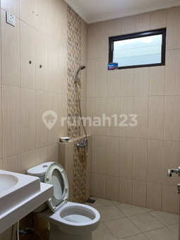 House for rent in Tangerang, Indonesia · Riding · 3 rooms, 2 baths