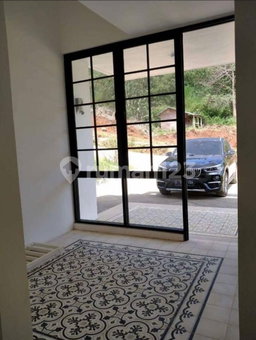 House for rent in Bandung, Indonesia · 4 rooms, 4 baths