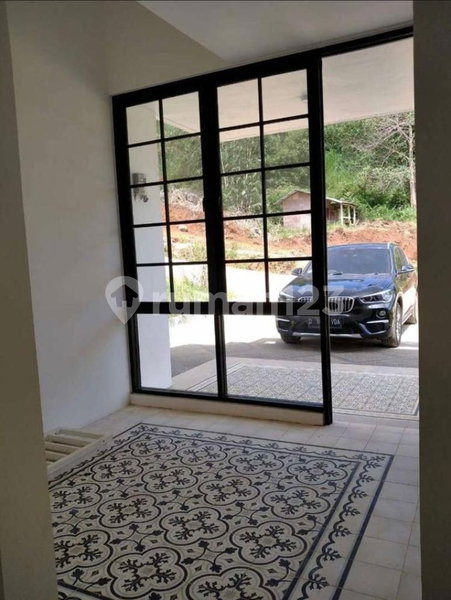 House for rent in Bandung, Indonesia · 4 rooms, 4 baths
